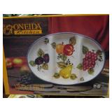 Oneida Vtg Fruit Oval 3 Section Tray Oneida Vtg Fruit Oval 3 Section Tray