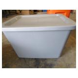 Tote w/Lid