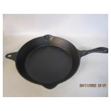 Basics Cast Irond Skillet 10' Basics Cast Irond Skillet 10'