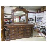 Dresser With Mirror 73'20'D38.5'T Dresser With Mirror 73'20'D38.5'T