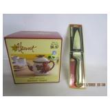 Harvest Ceramic Teapot W/Farberware 6'Chef Knife Harvest Ceramic Teapot W/Farberware 6'Chef Knife