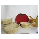 Baskets W/Apple Place Mats