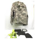 US Army Issue Jacket Med W/Pad Inserts US Army Issue Jacket Med W/Pad Inserts