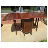 Arglyle Gate Leg Antique Table Arglyle Gate Leg Antique Table