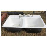 Vintage Cast Iron Sink 32'x21' Vintage Cast Iron Sink 32'x21'