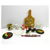 Country Kitchen Decor,Cutting Bd Hanger,S&P,Etc Country Kitchen Decor,Cutting Bd Hanger,S&P,Etc
