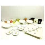 Assorted Kitchen Dishware Assorted Kitchen Dishware