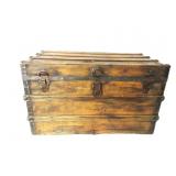 Antique Steamer Trunk 36'Wx19'Dx21.5'T Antique Steamer Trunk 36'Wx19'Dx21.5'T