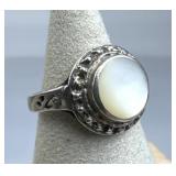 925 Silver Round Mother of Pearl Ring