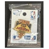 Michael Jordan #23 Chicago Bulls Pin on Card