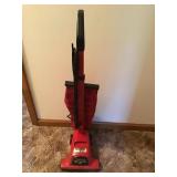 DIRT DEVIL VACCUUM
