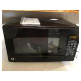 LARGE GE MICROWAVE