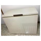 WHIRLPOOL CHEST FREEZER (WORKS) NO CONTENTS