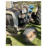 1964 FORD 4000 GAS TRACTOR  RUNS GOOD