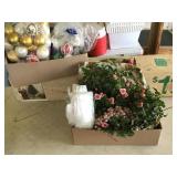CHRISTMAS TREE, DECOR, ORNAMENTS