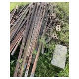 APPROX 60 T-POSTS, MISC BRICK