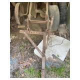 PULL-BEHIND ANTIQUE JOHN DEERE 2 PLOW BREAKING