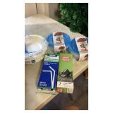 4 boxes of storage bags, paper bowls, popcorn 4 boxes of storage bags, paper bowls, popcorn