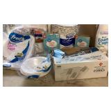 2 bags of foam trays, 1 pack of foam cups, 1 pack 2 bags of foam trays, 1 pack of foam cups, 1 pack