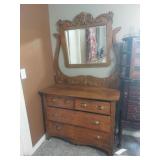 Antique dresser 42x20x32 w/19.5x23.5 mirror Antique dresser 42x20x32 w/19.5x23.5 mirror