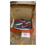 Size 8.5 Nike tennis shoes Size 8.5 Nike tennis shoes