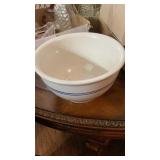 Set of three mixing bowls one with lid, large, Set of three mixing bowls one with lid, large,