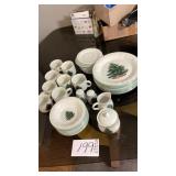 Christmas china 34 piece Christmas china 34 piece