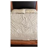 Full size matching sheets and pillow cases with Full size matching sheets and pillow cases with