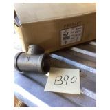 16 Black 1 1/4-Inch Threaded Tees