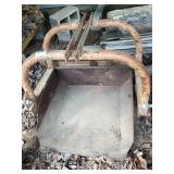 30-Inch Three-Point Hitch Dirt Scoop