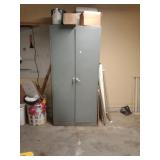 Metal storage cabinet great condition Metal storage cabinet great condition