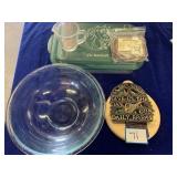 Kitchen Items: Covered Cake Pan,