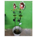 Solar Frog & Flower Lawn Ornament