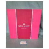 NIB Royal Albert England "Old Country Roses"