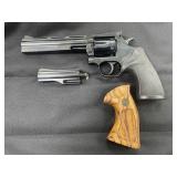 Dan & Wesson 357 mag. 2 barrels & extra grip