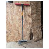 Steel lawn edger