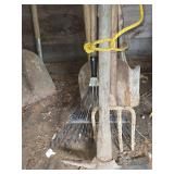 Miscellaneous lawn tools