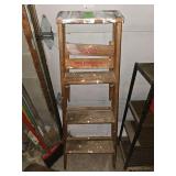 4' wooden step ladder
