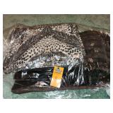 2 decorative blankets