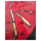 UNCLE HENRY KNIFE DISPLAY WITH 12 KNIVES UNCLE HENRY KNIFE DISPLAY WITH 12 KNIVES