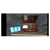 THOMAS COLLECTOR'S EDITION TURN TABLE