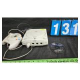 SEGA DREAM CAST  CONSOLE WITH CORDS & CONTROLLER