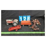 DIECAST FARM TRACTOR & IMPLEMENTS