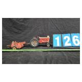 TRUE SCALE TOY TRACTOR & SQUARE BAILER