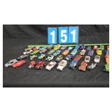 GROUP LOT OF TOY CARS MATCHBOX & OTHERS