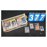 BOX OF VARIOUS FOOTBALL & BASEBALL CARDS