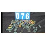 LARGE GROUP LOT OF PLASTIC ARMY MEN