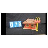 PLAYSCHOOL FAMILIAR PLACES MCDONALD'S PLAY SET