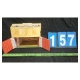 FISHER PRICE FAMILY FARM TOY BARN