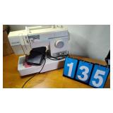 SINGER SEWING MACHINE